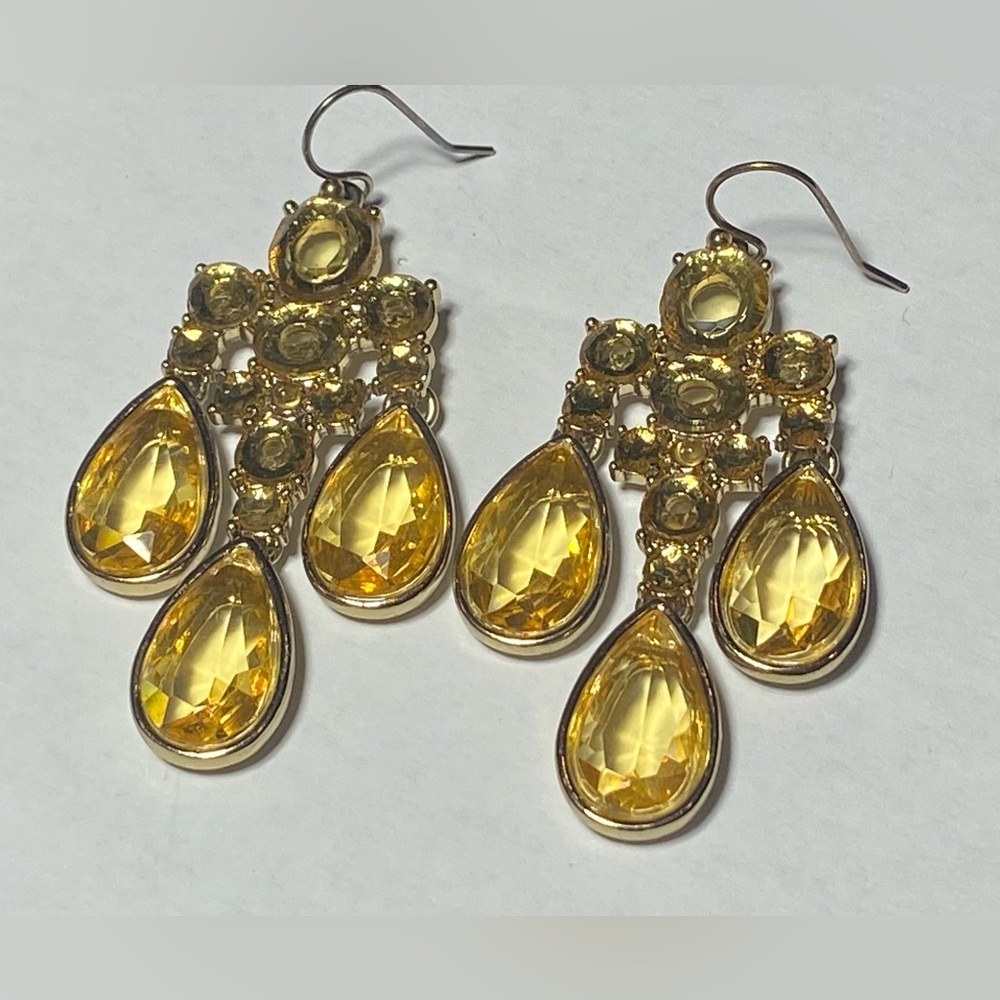 Beautiful Banana Republic Chandelier Style Gold Toned Drop Pierced Earrings